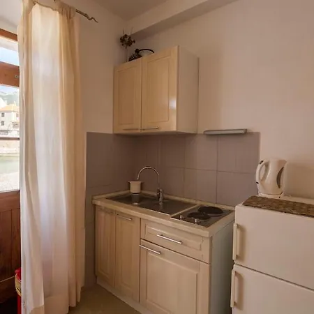 Apartment Beachfront Nest Komiza