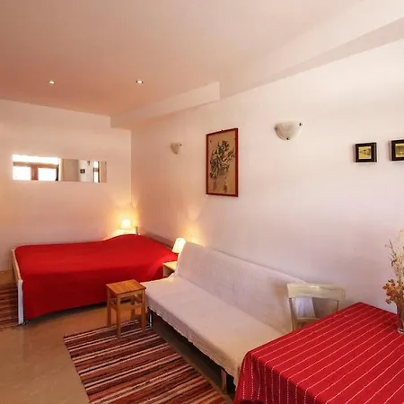 Beachfront Nest Апартаменты