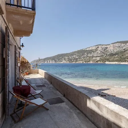 Beachfront Nest Komiza