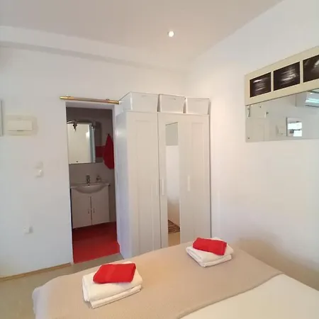 Daire Beachfront Nest *